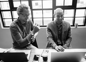 乐鱼体育平台官网-斯密斯：凭借敏锐的视野与速度，成为全黑队不可或缺的球员，斯密06